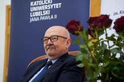 Legutko: UE coraz bardziej przypomina potwora. I on zagraża Polsce