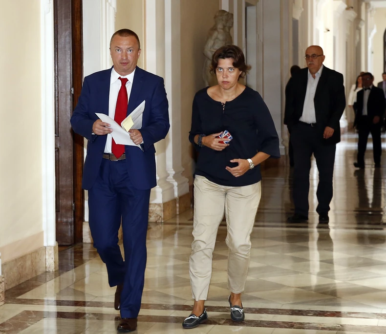 Pajtić dolazi na sednicu