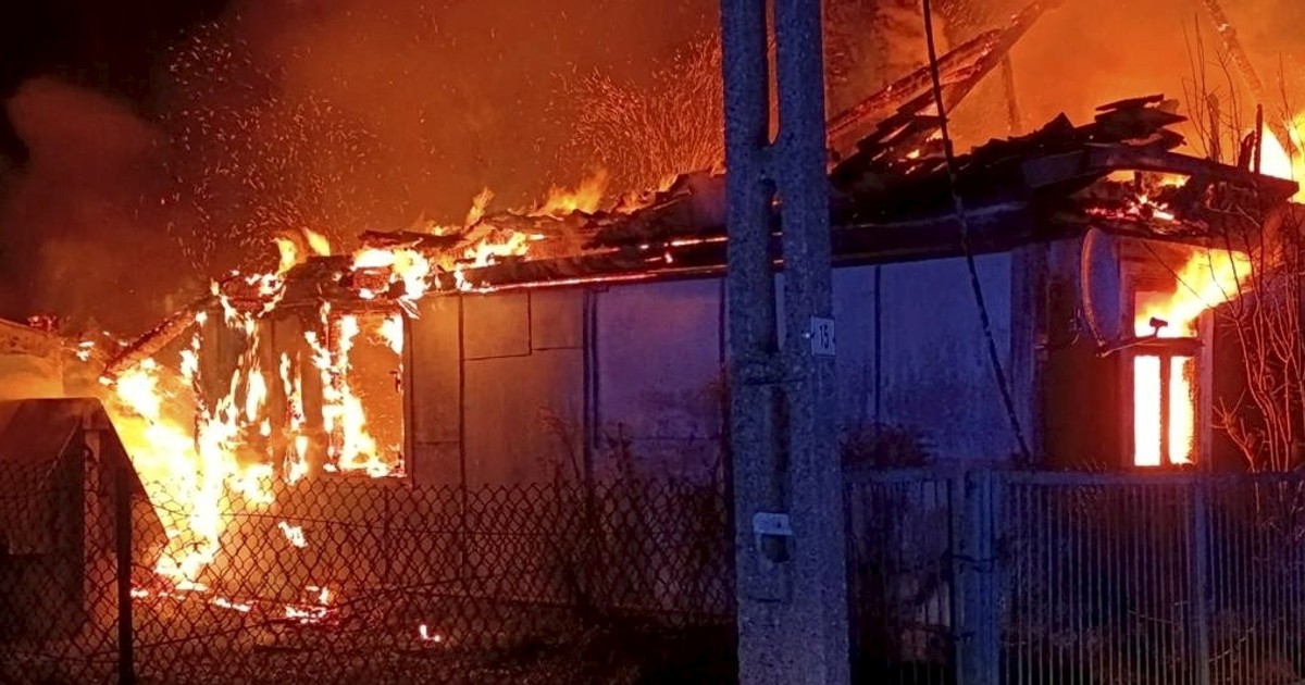 Strażacy walczyli pięć godzin z ogromnym pożarem. W zgliszczach znaleziono dwa ciała