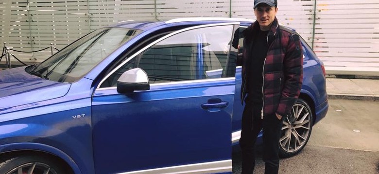 Robert Lewandowski z żoną w Polsce za kierownicą nowego audi SQ7. "Chwalą sobie bardzo"