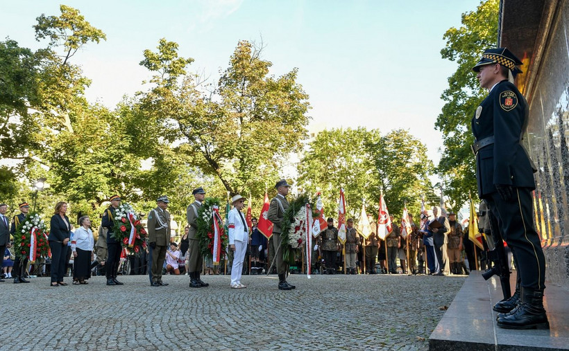 Plan wizyty niemieckiego polityka przewiduje też złożenie kwiatów pod pomnikiem Ofiar Rzezi Woli.