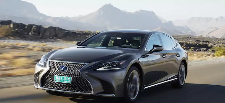 Lexus LS 500h – pierwsze jazdy w Omanie