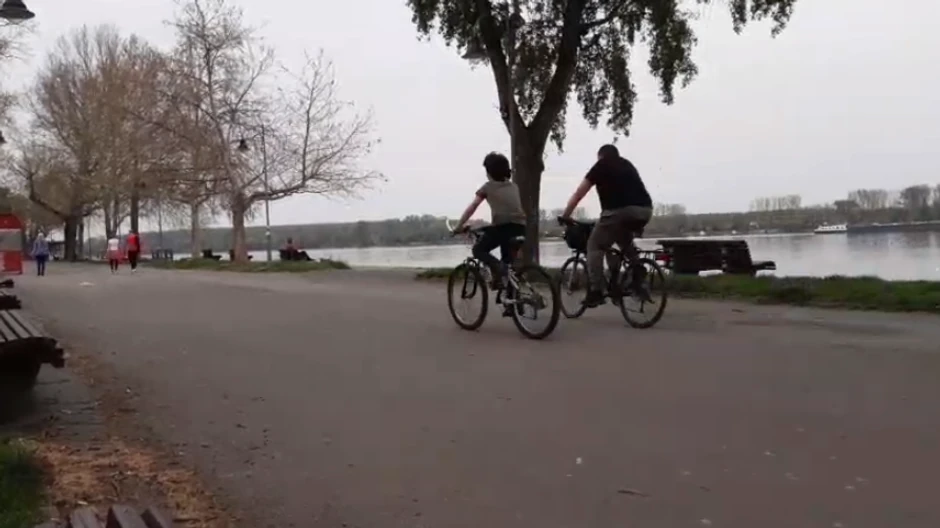 Zemunski kej pred start novog policijskog časa