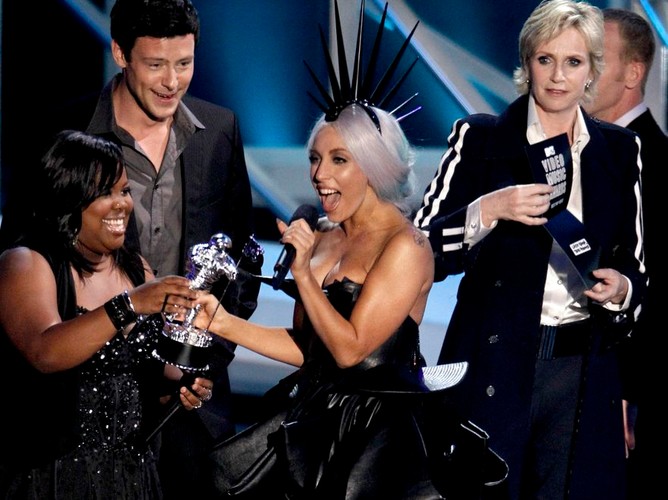 Kreacje gwiazd na gali MTV MWA