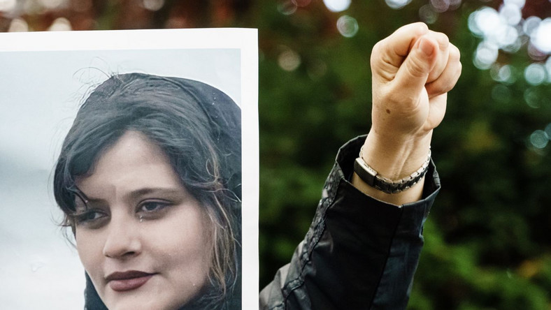 Demonstracja po śmierci 22-letniej Iranki Mahsy Amini