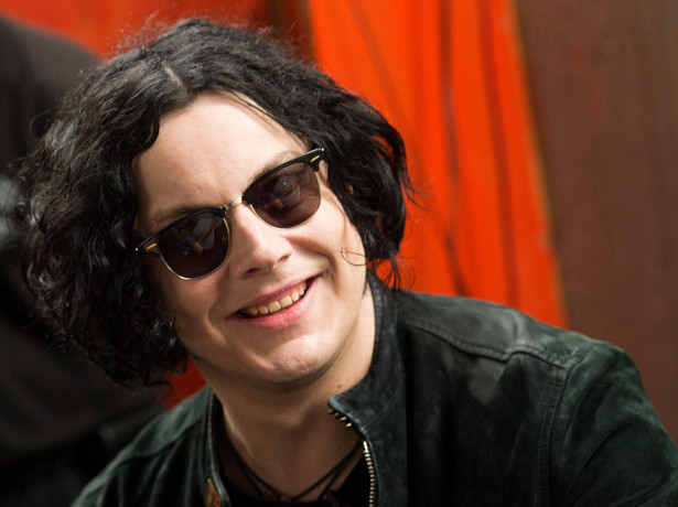 Jack White z raperami gra Mozarta