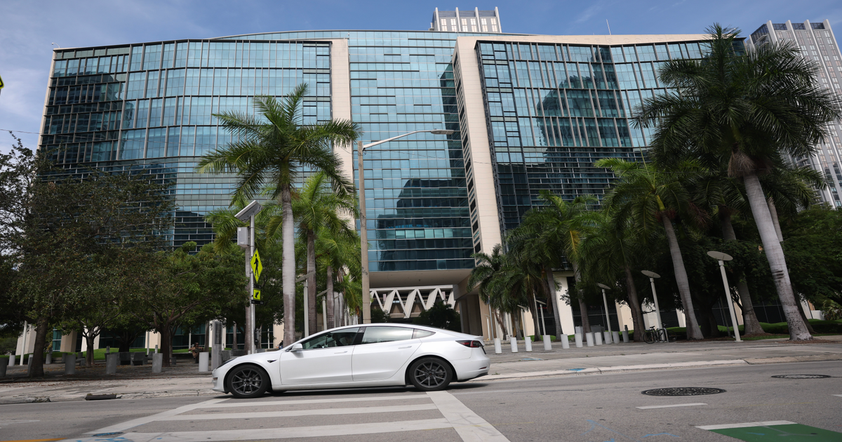 Tesla-multada-con-182-millones-por-accidente-mortal-Autopilot