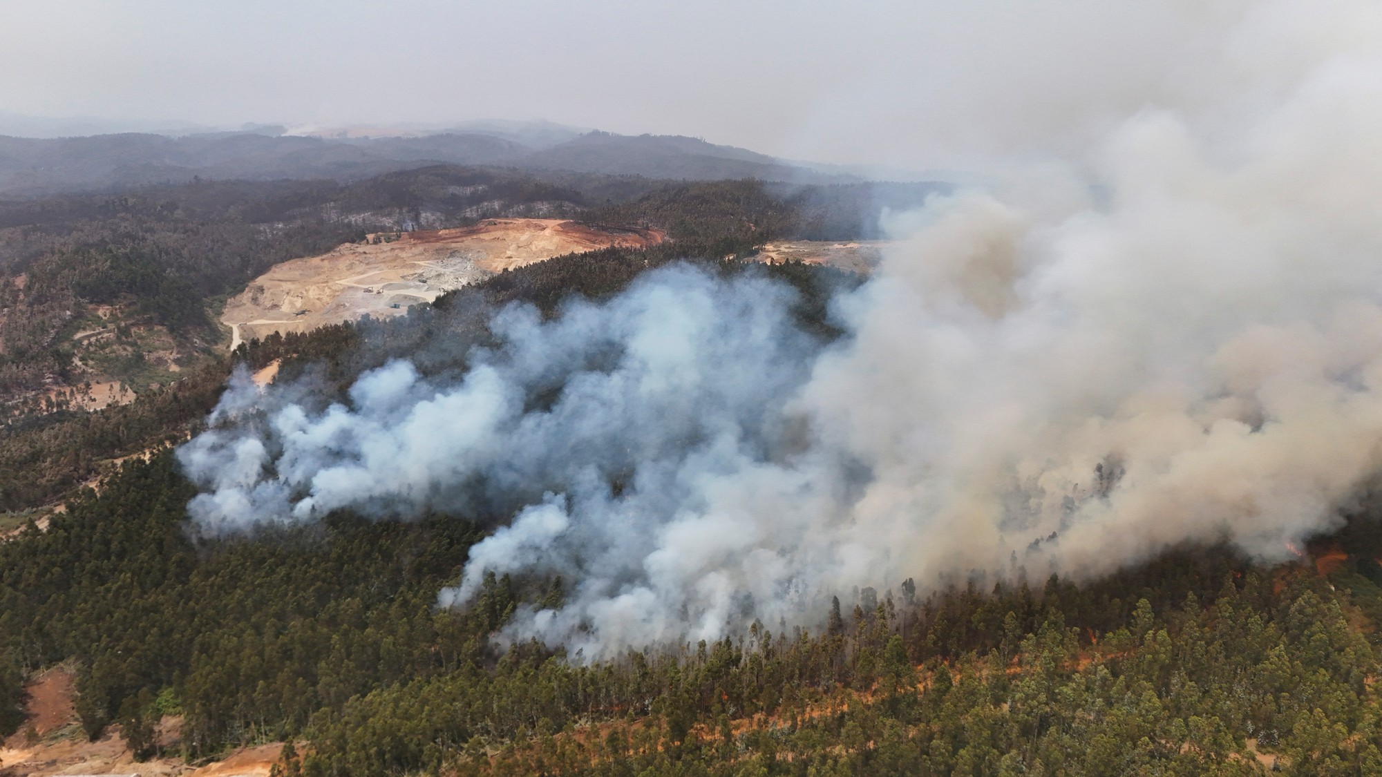 V Čile horí lesný požiar