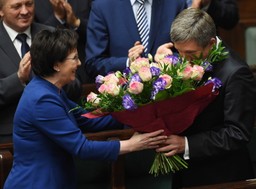 Premier nie chce przyspieszać wejścia do euro