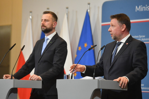 Minister obrony narodowej Władysław Kosiniak-Kamysz poinformował w piątek, że na czele obrony cywilnej stanie szef MSWiA Marcin Kierwiński