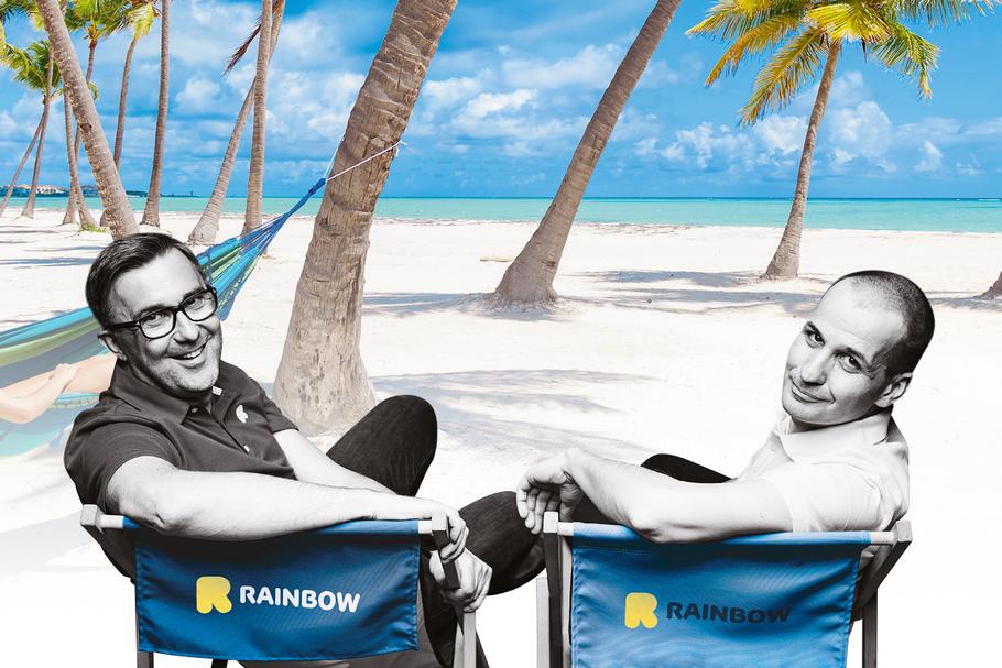 Grzegorz Baszczyński, prezes (z lewej), i Maciej Szczechura, wiceprezes Rainbow Tours, nie mają wątpliwości, że ich biznes uratowały tropiki, elastyczne podejście do tworzenia nowych ofert oraz ich ludzie zmotywowani i ciężko pracujący mimo pandemii 