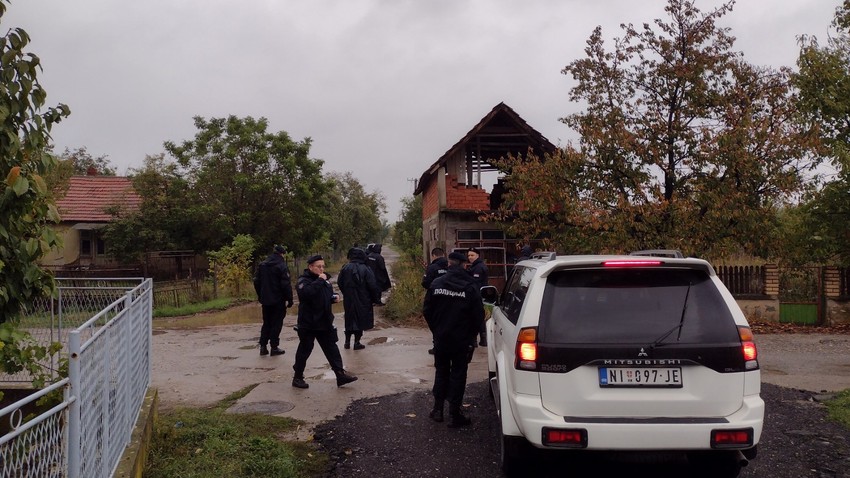 Policija traga #porodica đokić