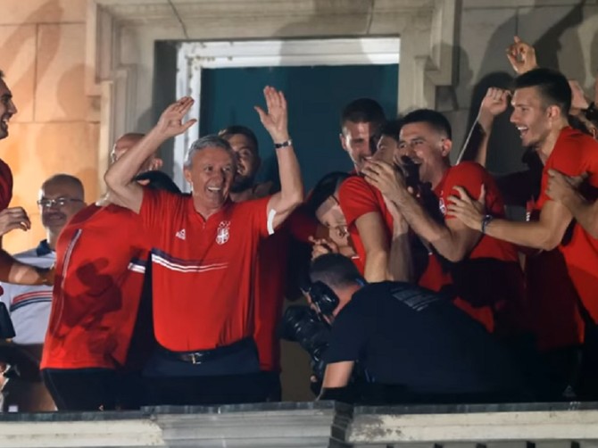 "Kari’s on fire" peva cela Srbija