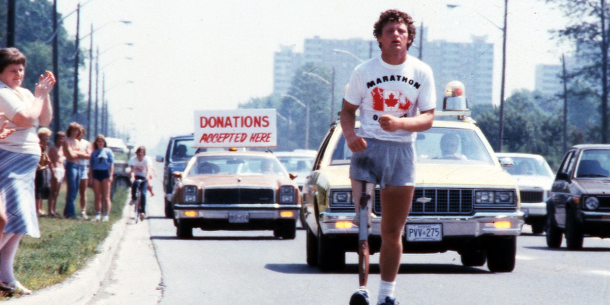 Terry Fox biegł przez Kanadę bez nogi.