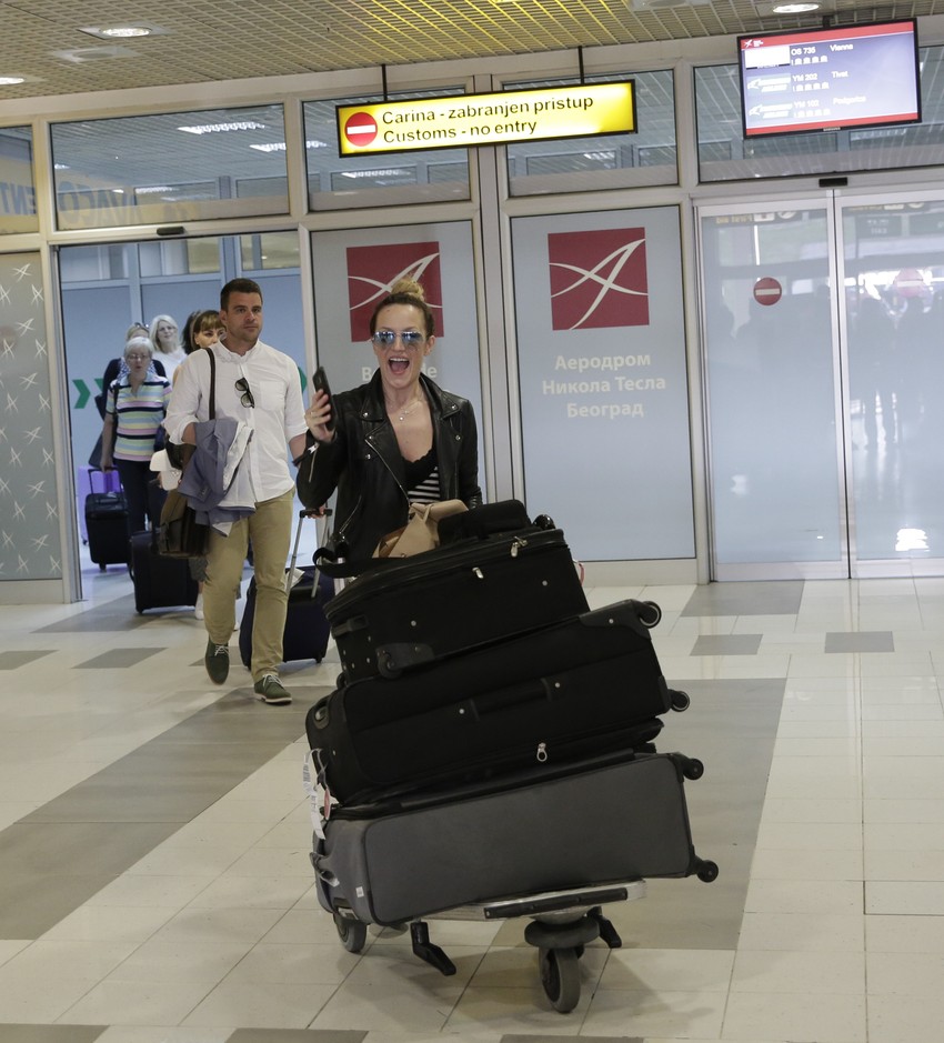 Tijana Bogićević na aerodromu