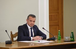 Nowak przed komisją ds. Amber Gold: Chętnie pomogę w ustaleniu faktów