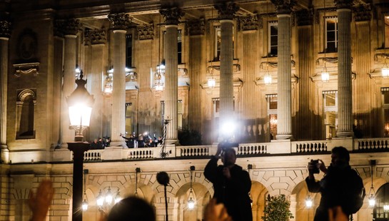 Tysiące kibiców witały francuskich piłkarzy. "Dziękujemy Les Blues"