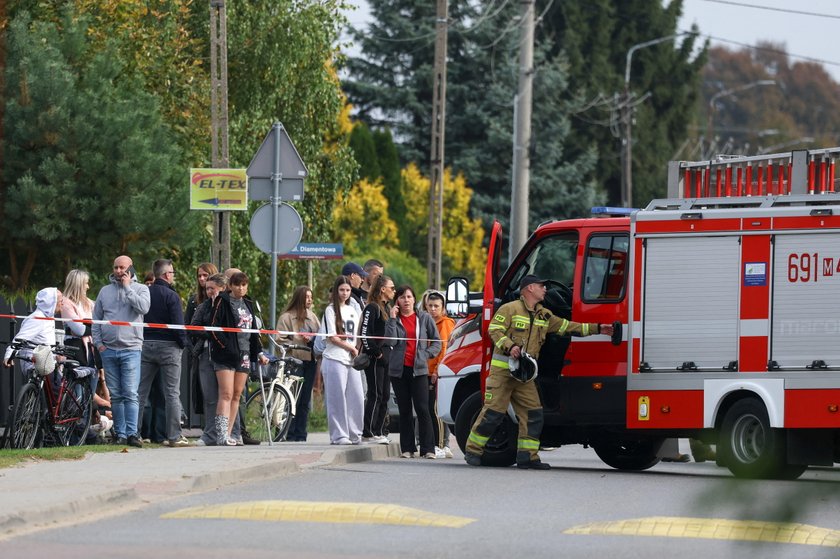 Atak nożownika w Leszczydole-Nowinach. Dyrektor szkoły opisał atak