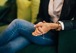 Mnogo veći problem od prekrštenih nogu je jedan te isti položaj duže vreme