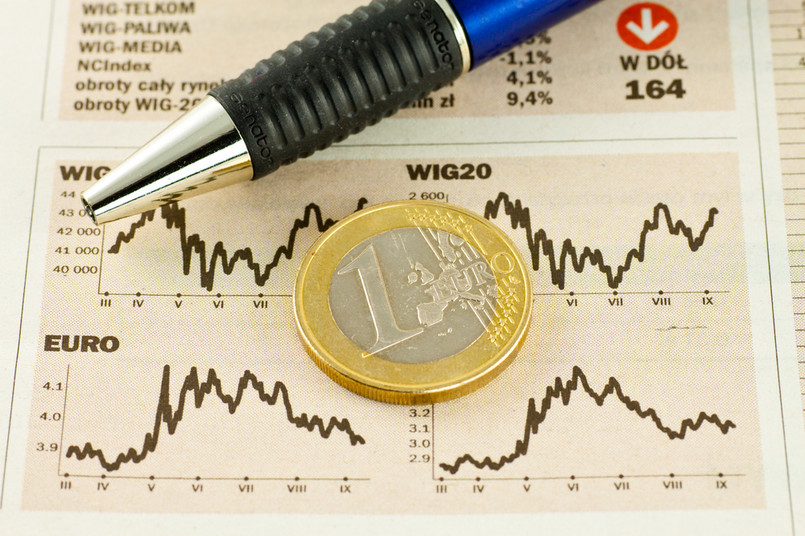 W tym samym czasie (godz. 17.00) na zachodnioeuropejskich parkietach brytyjski FTSE rósł o 0,4 proc., francuski CAC 0,1 proc., natomiast niemiecki DAX spadał o 0,2 proc.