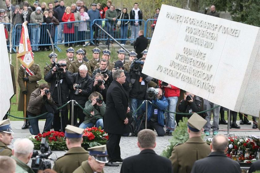 prezydent, Bronisław Komorowski, powązki, pomnik, katastrofa, rocznica