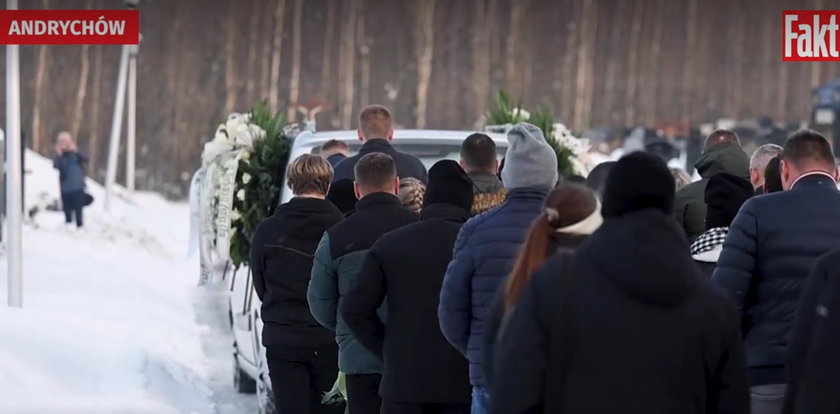 Tak pożegnali Natalkę z Andrychowa. Obok tych obrazków nie sposób przejść obojętnie. Nagranie wyciska łzy