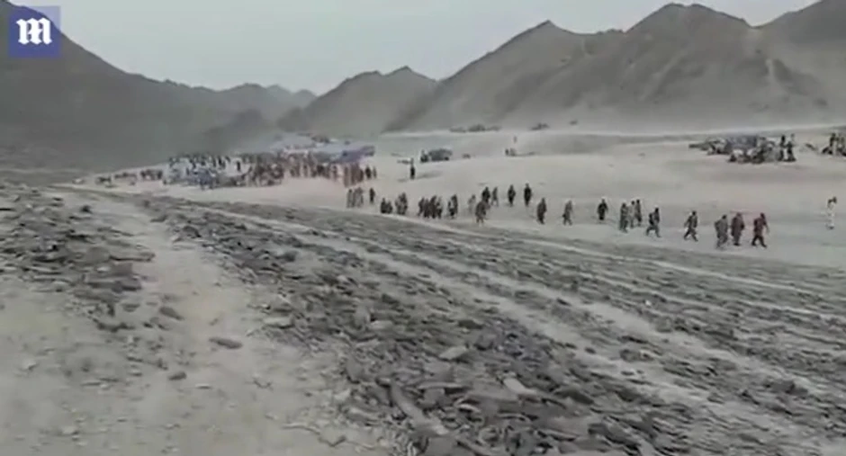 Lokalno stanovništvo beži u strahu od sukoba