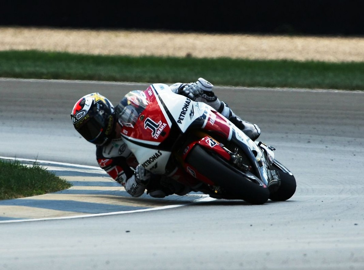 Słynny motocyklista, Jorge Lorenzo zdał egzamin na... motor