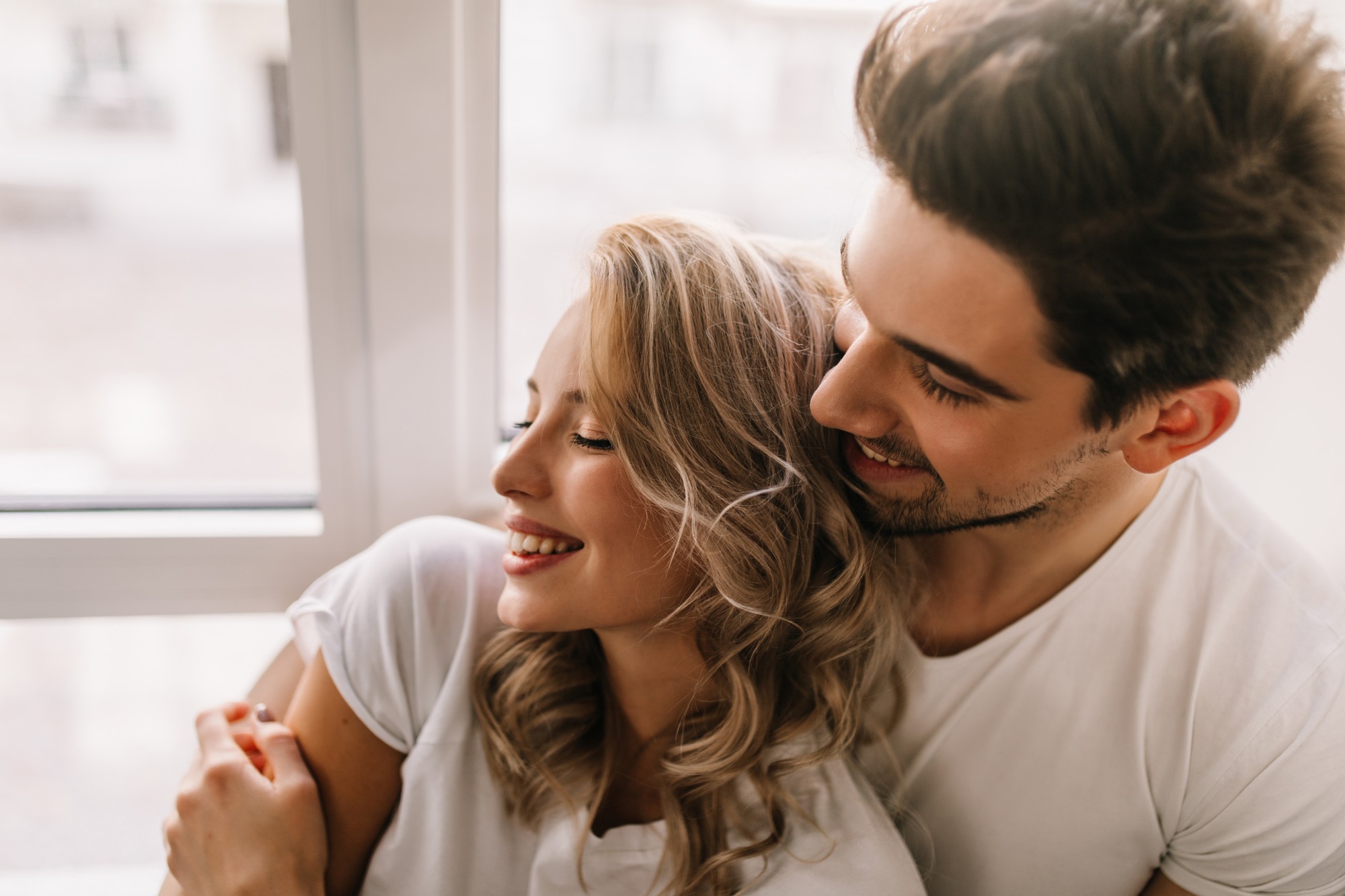 Pre mnohých mužov predstavuje partnerka najbližšieho človeka, s ktorým zdieľajú každodenné starosti, radosti aj osobné problémy.