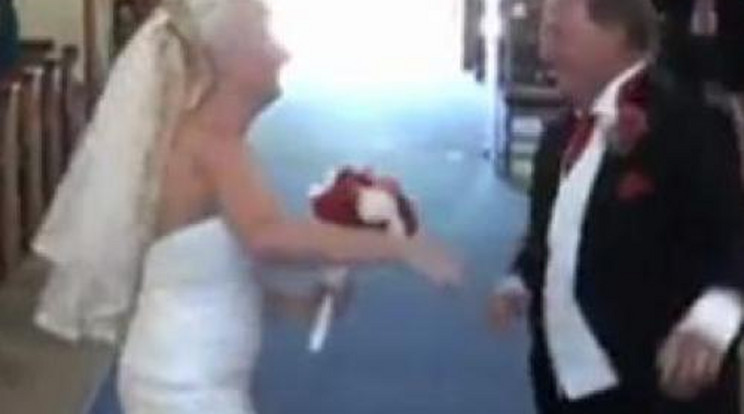 Ilyen esküvői bevonulást még nem láttál - videó!