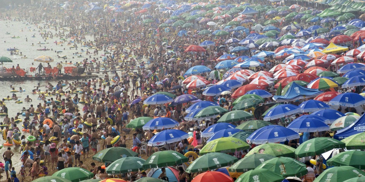 Zatłoczone plaże w Chinach