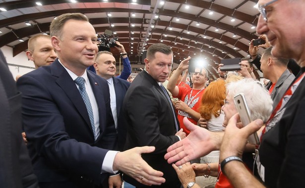 Prezydent o zakłóceniach obchodów smoleńskich: Mają cel propagandowy