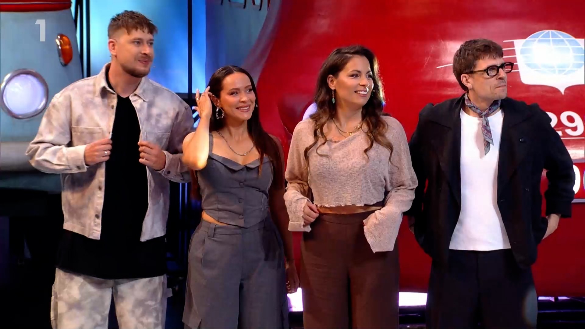 Adam ADiss Miščík, Dominika Mirgová, Kristína Grepelová a Juraj Loj v relácii Na správnej ceste.
