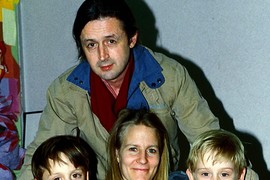 "Moj otac je bio ČUDOVIŠTE. I danas imam OŽILJKE od batina. Obećao sam da nikada neću biti takav prema SVOJOJ DECI", ne razgovara sa njim 30 GODINA, on poručio -  više nije moj sin