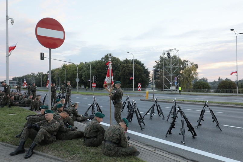 Warszawa, 13.08.2023. Próba generalna do defilady z okazji Święta Wojska Polskiego na ulicach Warszawy, 13 bm. Tegoroczne obchody odbywają się pod hasłem "Silna Biało-Czerwona". (miwi) PAP/Paweł Supernak