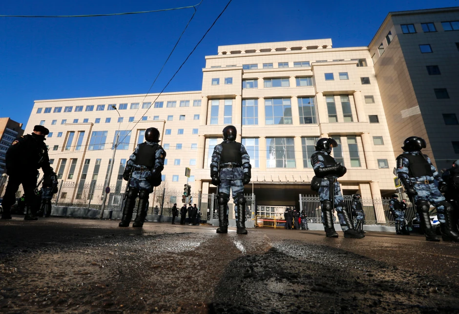 Policija ispred suda u Moskvi