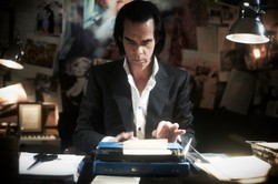 "20 000 dni na ziemi": Wszystkie twarze Nicka Cave'a [RECENZJA]