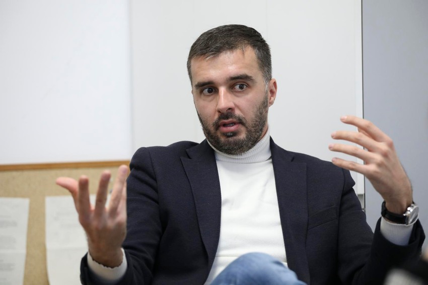 Pre i posle blokada: Vlast nas je najpre obeležavala kao teroriste i nasilnike uz koje je opozicija, sve to da bi nas diskreditovala, a sad o nama drugačije govore upravo da bi nas u očima građana odvojili od opozicije