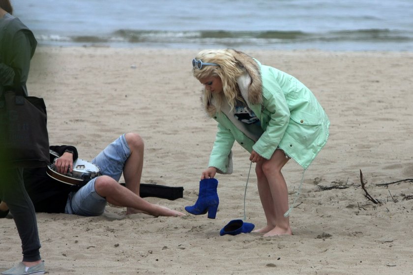 Margaret ze znajomymi na plaży w Sopocie