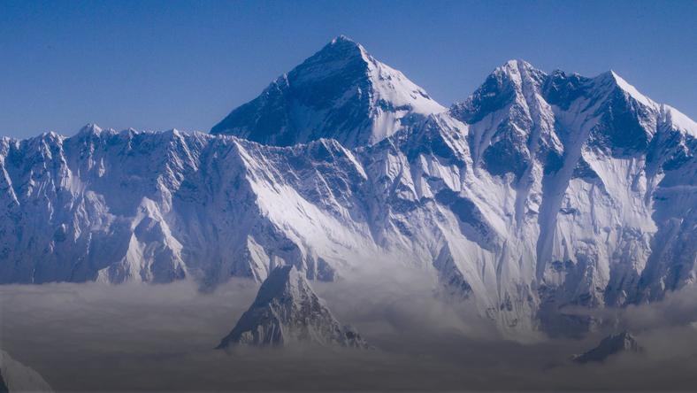 Mount Everest wyższy o prawie metr (8848,86 m). Najwyższa góra świata  zmierzona ponownie - Podróże