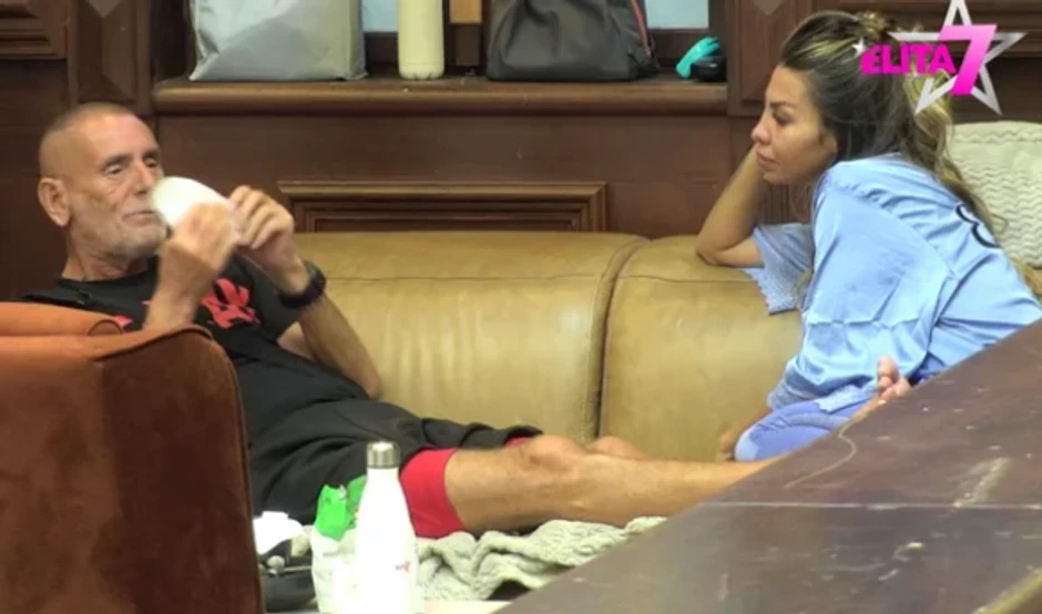 Aneli se poverava Lepom Mići