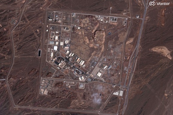 UDAR NA NATANZ! Amerika i Izrael napale nuklearni kompleks u Iranu