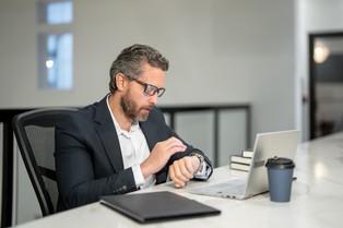 Czterodniowy tydzień pracy w Polsce od 1 lipca 2025! Na czym ma polegać 4-dniowy tydzień pracy?