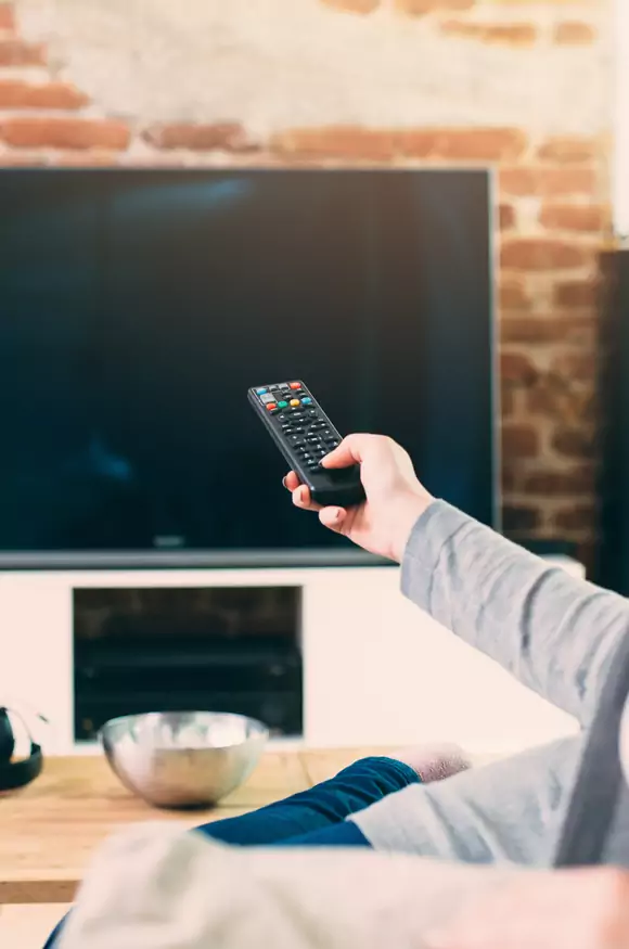 Aż 2 mln z nas może oglądać telewizję, ale nie chce. Czy kanały nowej generacji mogą to zmienić?