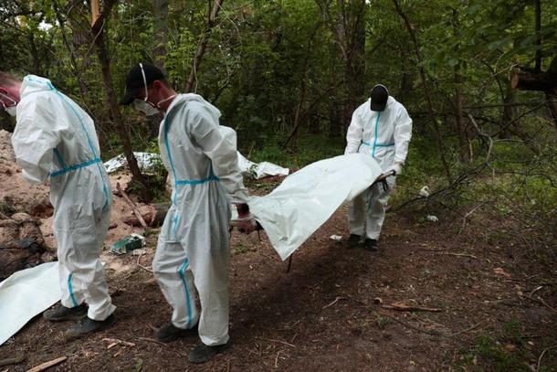 Podkijowska Bucza. To tu znaleziono klolejny grób z ciałami cywilów noszącymi ślady tortur. O sprawie poinformował w poniedziałek szef policji obwodu Andrij Niebytow.