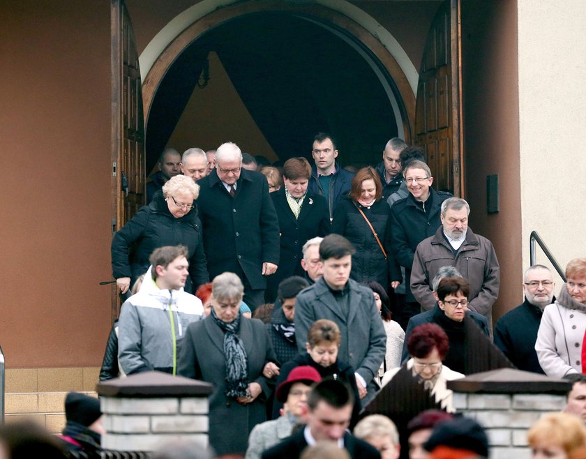 Beata Szydło wzięła udział w mszy rezurekcyjnej