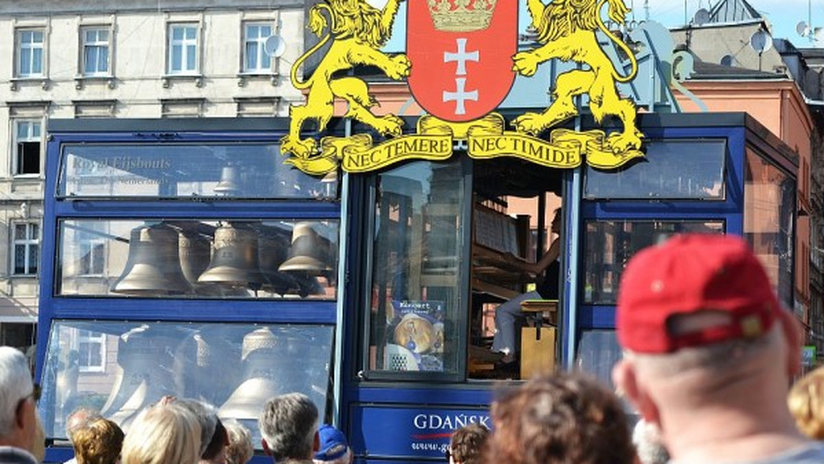 Już w czwartek mieszkańcy Bydgoszczy będą mieli okazję wysłuchać niezwykłego koncertu na Starym Rynku. Dla wszystkich zgromadzonych zagra carillon mobilny "Gdańsk" - 48 dzwonów o różnej wadze i barwie wydawanego dźwięku.