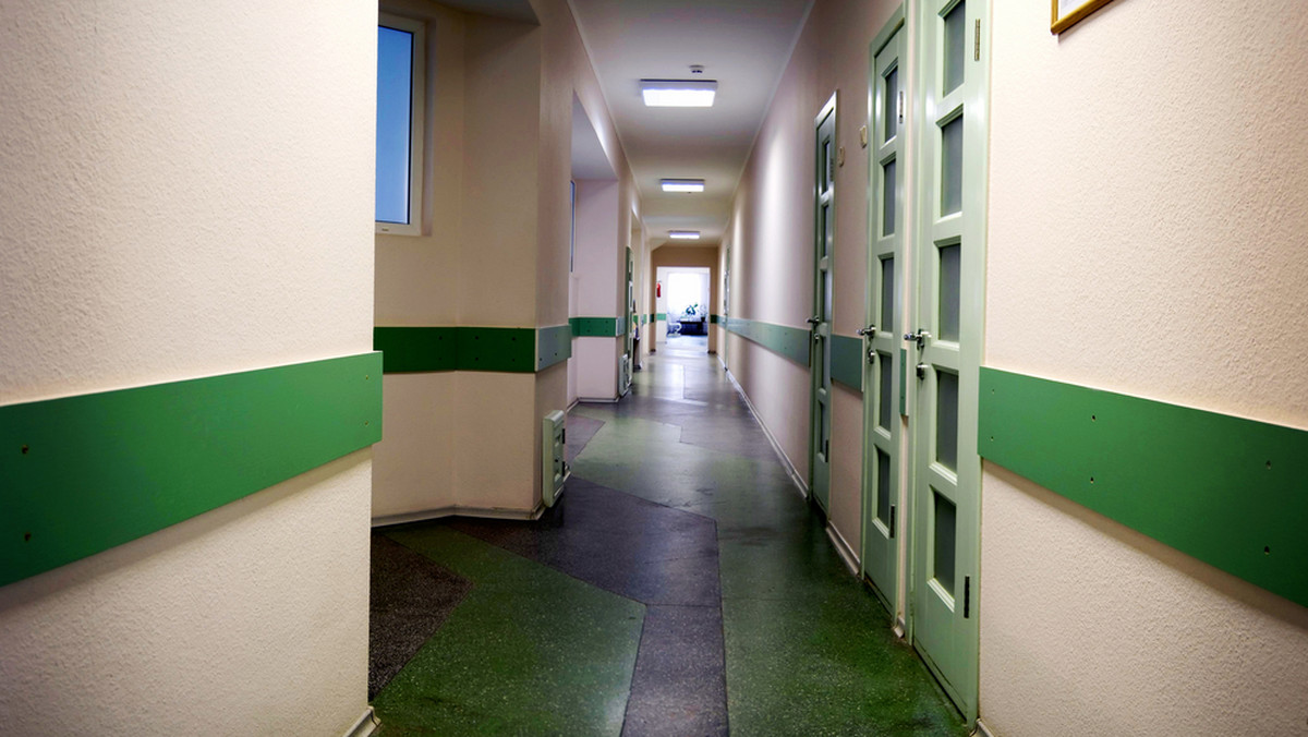 Największy szpital ortopedyczny w Wielkopolsce grozi niepodpisaniem kontraktu z NFZ na przyszły rok twierdząc, że propozycja Funduszu jest niewystarczająca. Już obecnie w Szpitalu im. Degi w Poznaniu na zabiegi czeka 26,5 tys. osób.