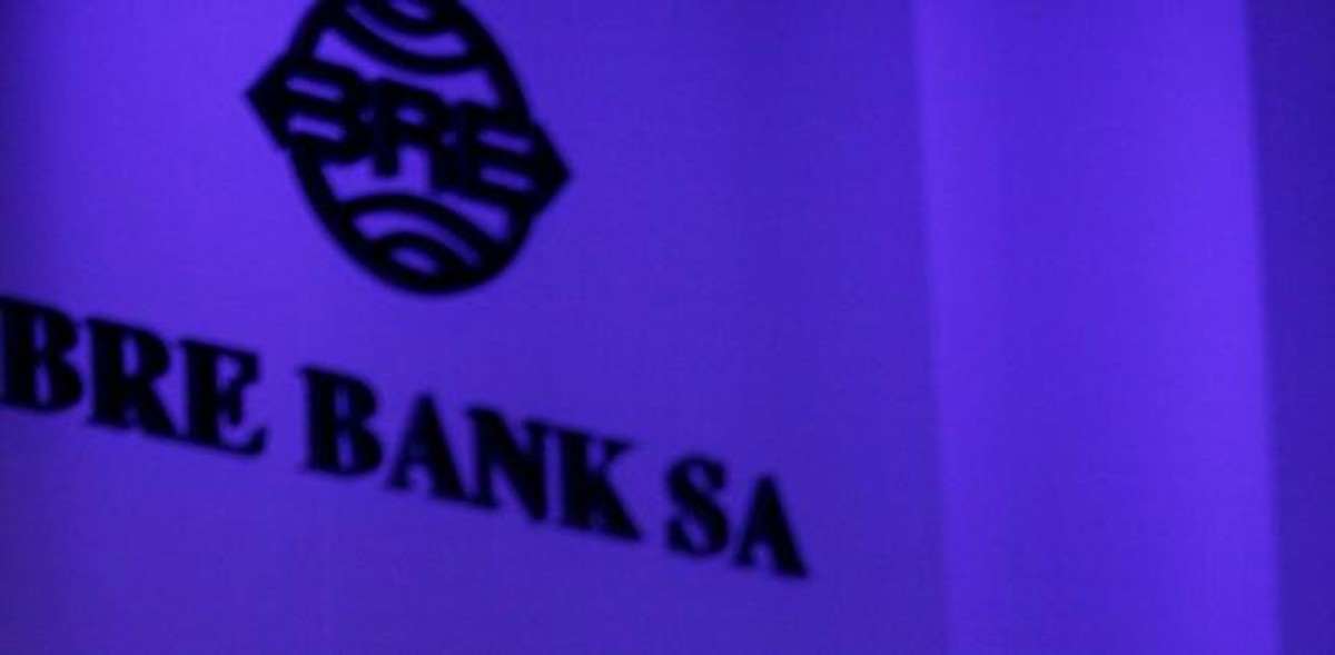 BRE Bank zapowiedział swoją pierwszą od 2004 roku emisję papierów dłużnych w obcej walucie na kwotę 2 mld euro.
