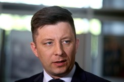 Dworczyk kontra OKO.press. 'Niewykończona nieruchomość to willa? Bez komentarza'